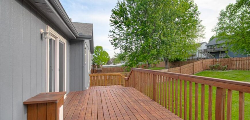 208 Hampton Drive, Smithville, MO 64089