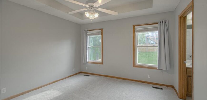 208 Hampton Drive, Smithville, MO 64089