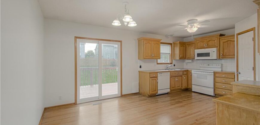 208 Hampton Drive, Smithville, MO 64089