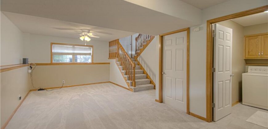 208 Hampton Drive, Smithville, MO 64089