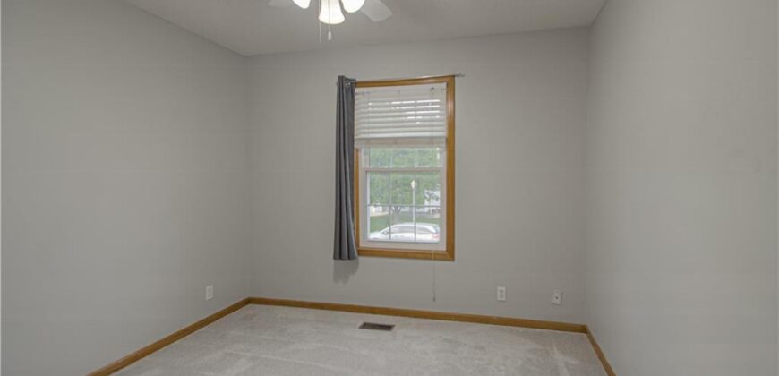 208 Hampton Drive, Smithville, MO 64089