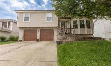 111 NW 114th Terrace, Kansas City, MO 64155