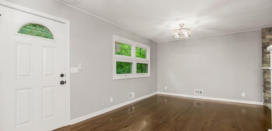 6807 N Walnut Street, Kansas City, MO 64118