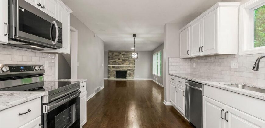 6807 N Walnut Street, Kansas City, MO 64118