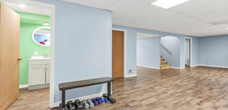 903 NE 67th Place, Gladstone, MO 64118