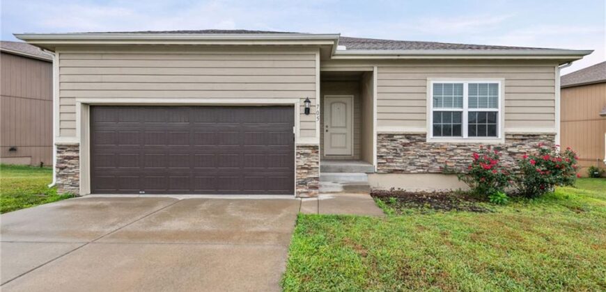 705 NW 111th Terrace, Kansas City, MO 64155