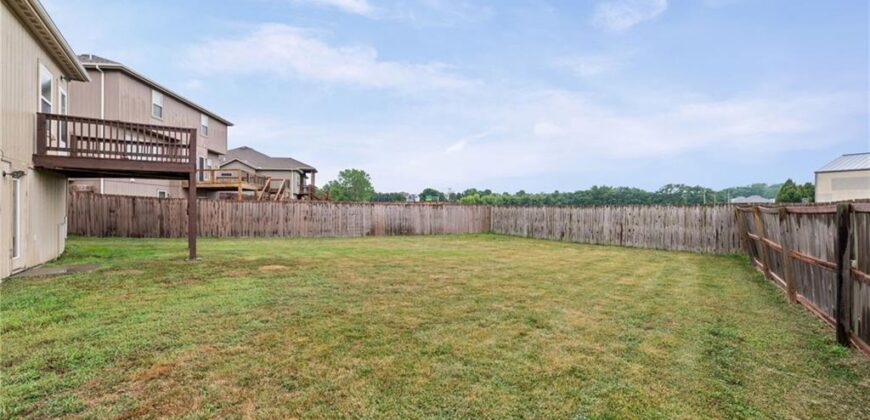 705 NW 111th Terrace, Kansas City, MO 64155