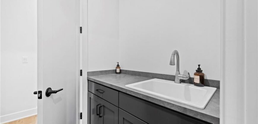 12560 NW Bittersweet Drive, Platte City, MO 64079