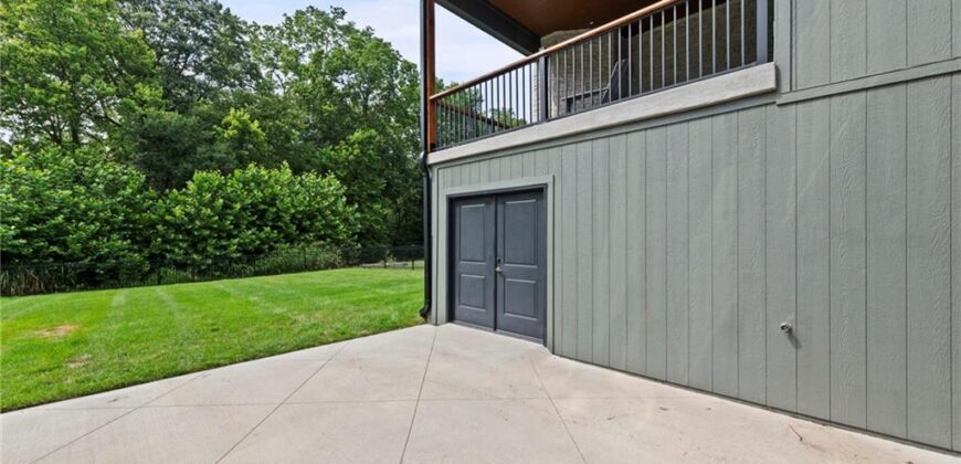 12560 NW Bittersweet Drive, Platte City, MO 64079