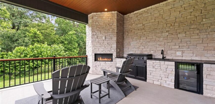12560 NW Bittersweet Drive, Platte City, MO 64079