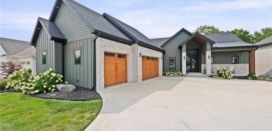 12560 NW Bittersweet Drive, Platte City, MO 64079