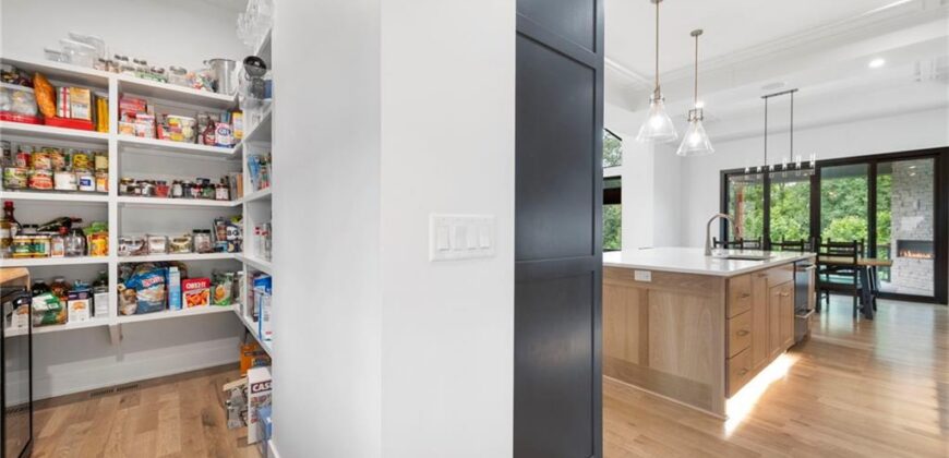 12560 NW Bittersweet Drive, Platte City, MO 64079