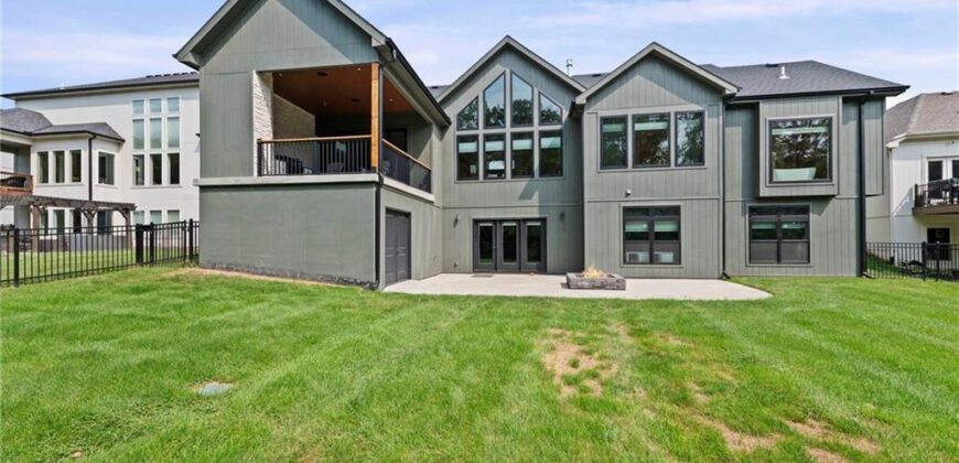 12560 NW Bittersweet Drive, Platte City, MO 64079