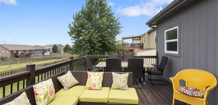 10904 N Manchester Avenue, Kansas City, MO 64157