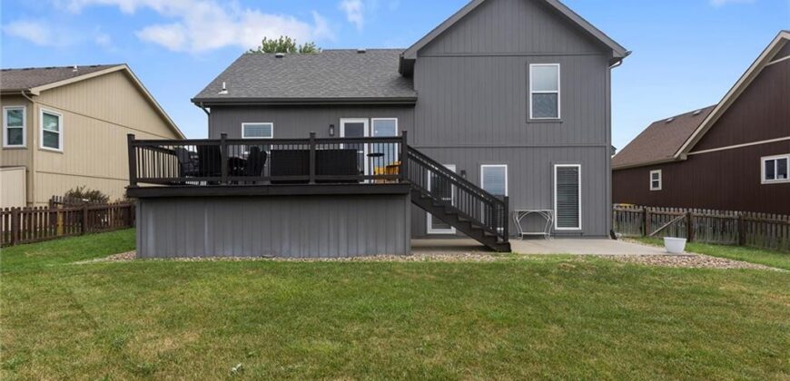 10904 N Manchester Avenue, Kansas City, MO 64157