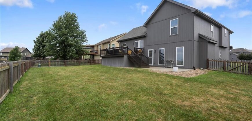 10904 N Manchester Avenue, Kansas City, MO 64157