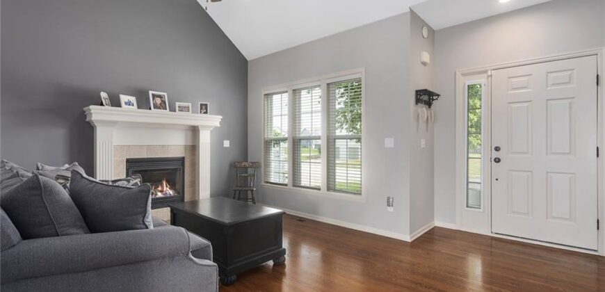 10904 N Manchester Avenue, Kansas City, MO 64157