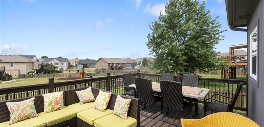 10904 N Manchester Avenue, Kansas City, MO 64157