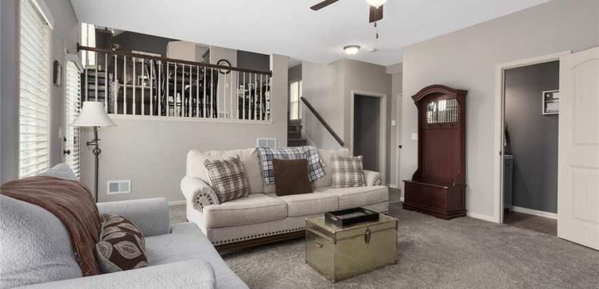 10904 N Manchester Avenue, Kansas City, MO 64157