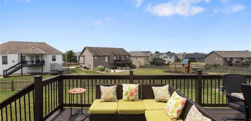 10904 N Manchester Avenue, Kansas City, MO 64157