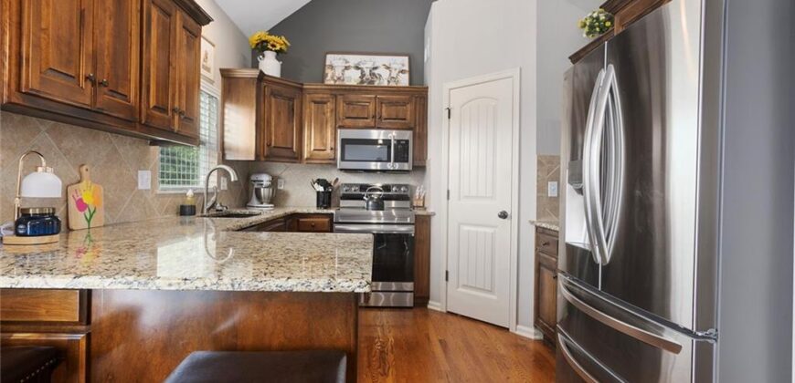 10904 N Manchester Avenue, Kansas City, MO 64157