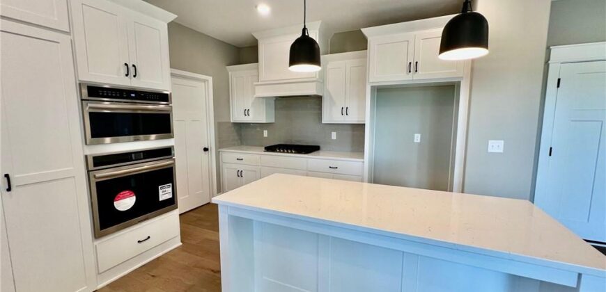 520 Skyview Lane, Liberty, MO 64068