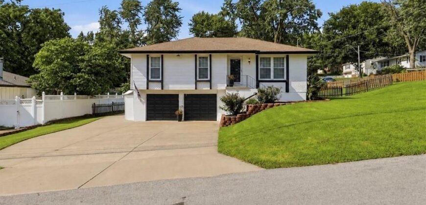 4744 NE 38th Street, Kansas City, MO 64117