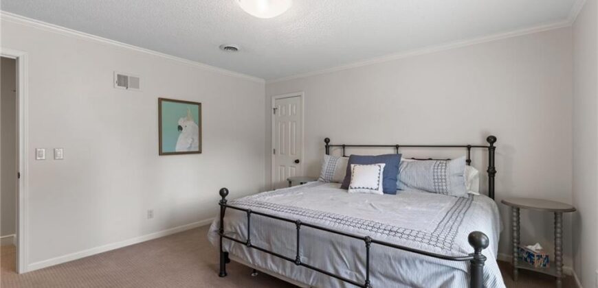 1340 Camelot Drive, Liberty, MO 64068