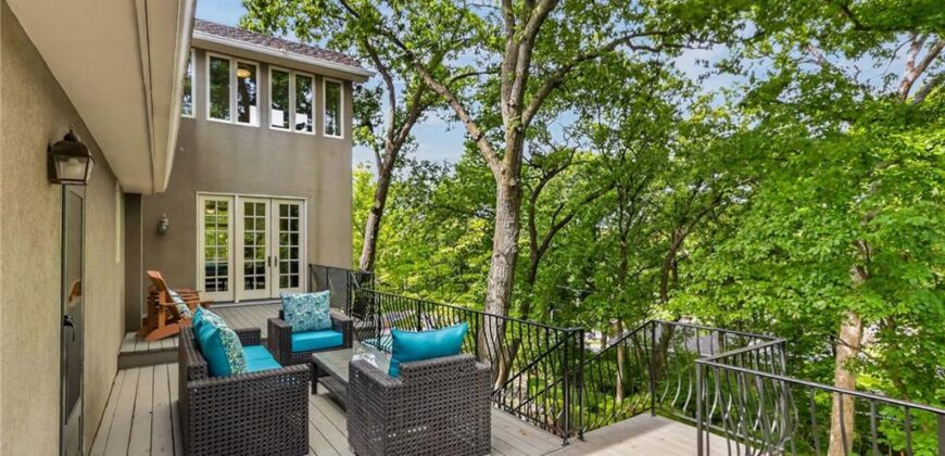 1340 Camelot Drive, Liberty, MO 64068
