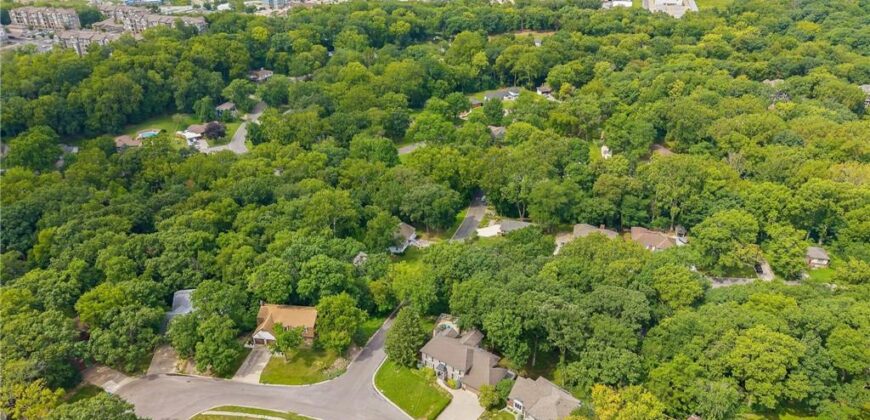 1340 Camelot Drive, Liberty, MO 64068
