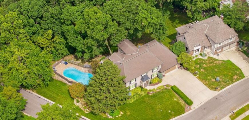 1340 Camelot Drive, Liberty, MO 64068
