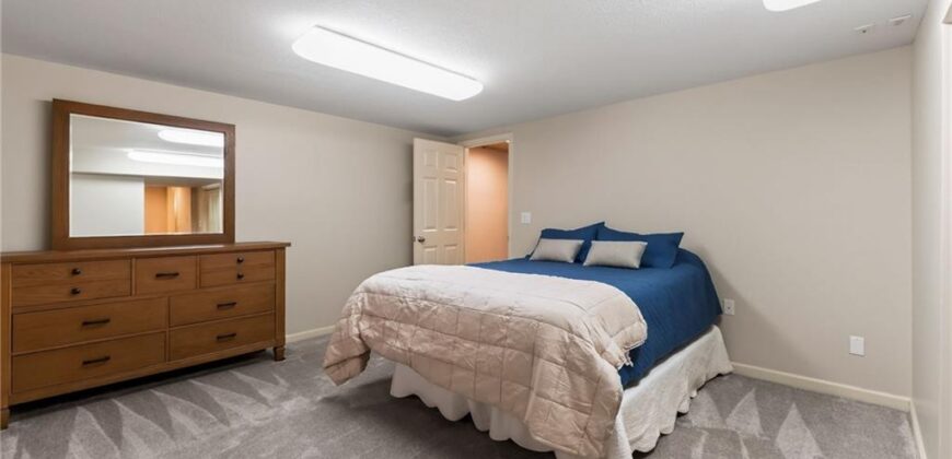 1340 Camelot Drive, Liberty, MO 64068