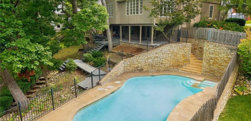 1340 Camelot Drive, Liberty, MO 64068