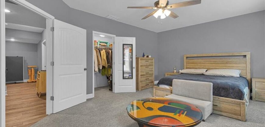 1208 N Silverleaf Court, Liberty, MO 64068