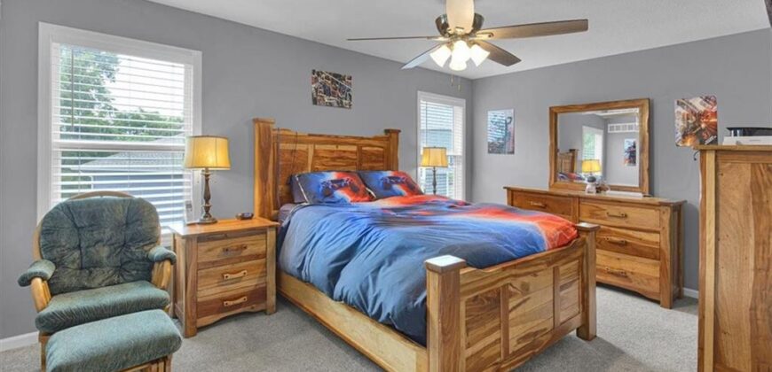 1208 N Silverleaf Court, Liberty, MO 64068