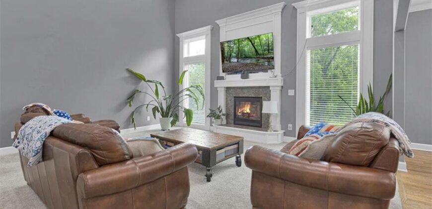 1208 N Silverleaf Court, Liberty, MO 64068