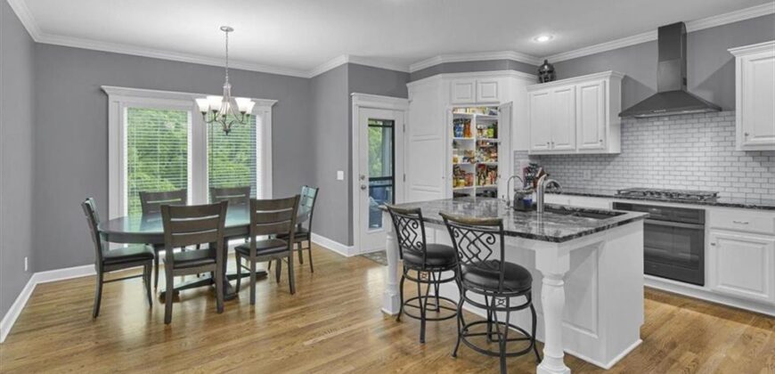 1208 N Silverleaf Court, Liberty, MO 64068