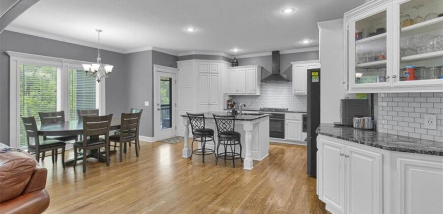 1208 N Silverleaf Court, Liberty, MO 64068