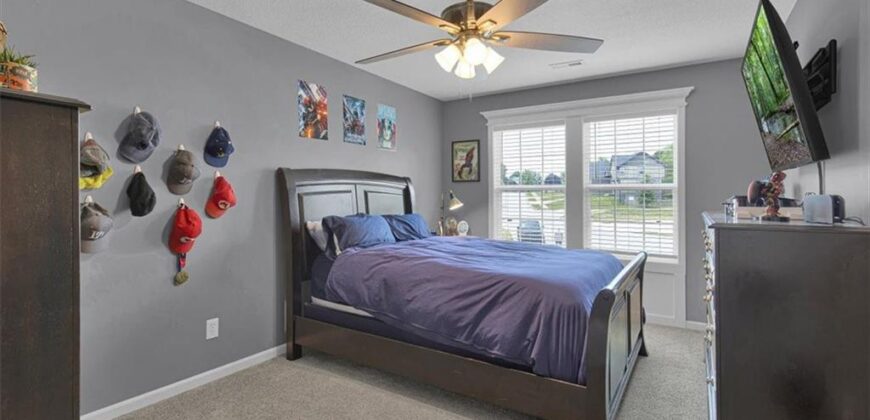 1208 N Silverleaf Court, Liberty, MO 64068