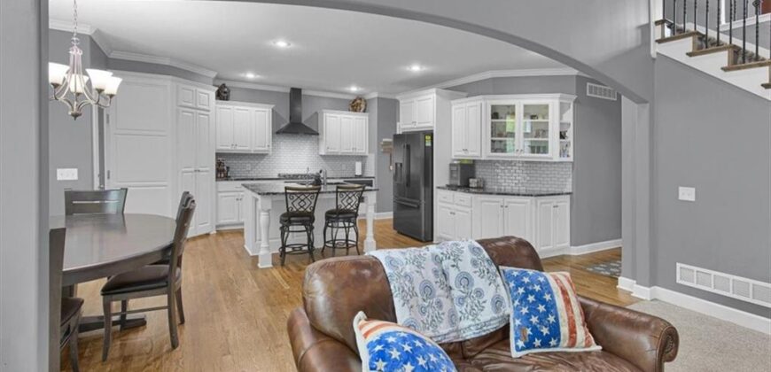 1208 N Silverleaf Court, Liberty, MO 64068