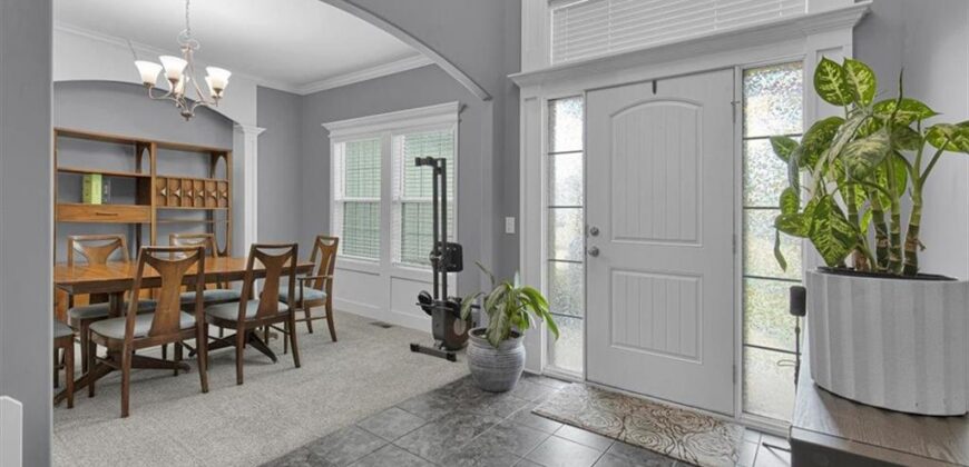 1208 N Silverleaf Court, Liberty, MO 64068