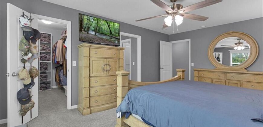 1208 N Silverleaf Court, Liberty, MO 64068