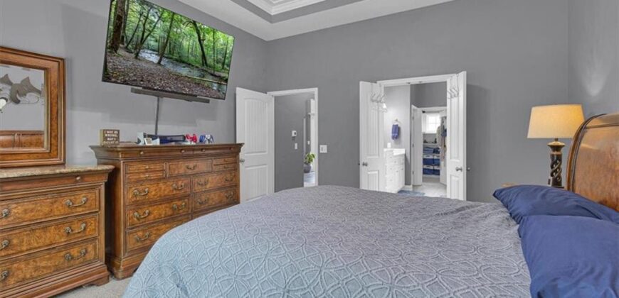 1208 N Silverleaf Court, Liberty, MO 64068