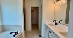 528 Skyview Lane, Liberty, MO 64068