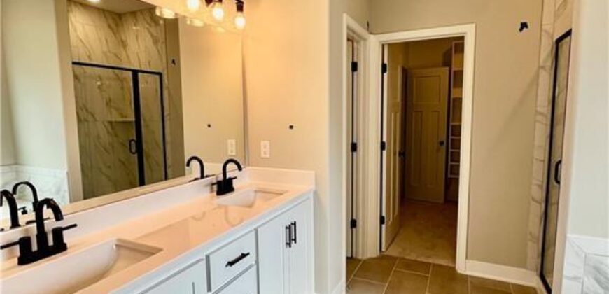 528 Skyview Lane, Liberty, MO 64068