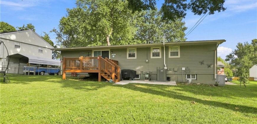 1044 HIGHLAND Drive, Liberty, MO 64068
