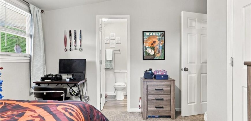 1044 HIGHLAND Drive, Liberty, MO 64068