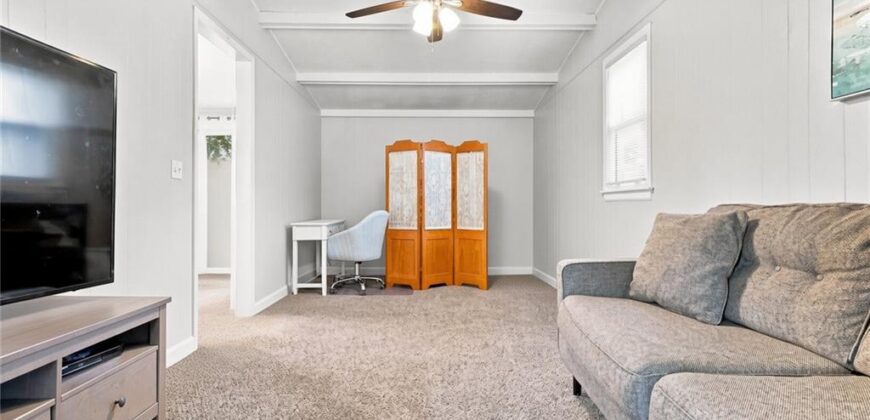1044 HIGHLAND Drive, Liberty, MO 64068