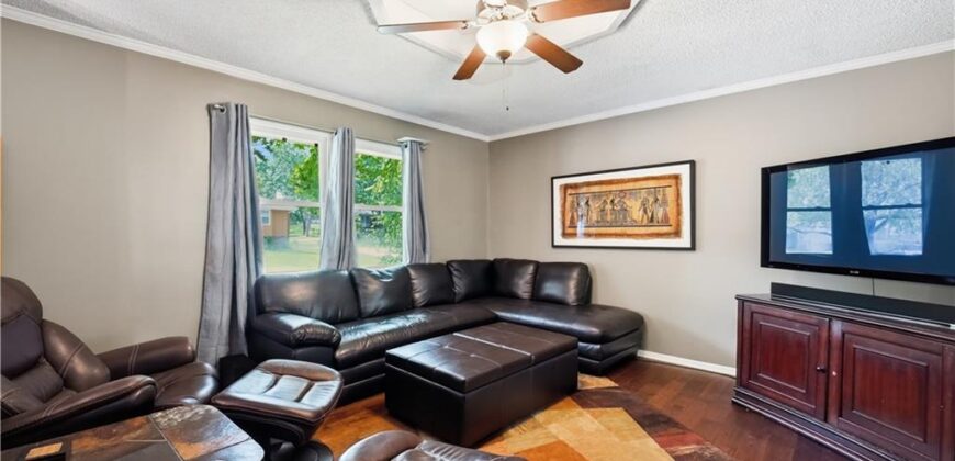 6493 Delta Avenue, Kansas City, MO 64151