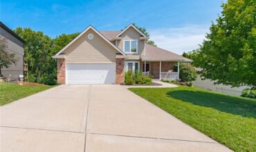1517 DUNCAN Drive, Liberty, MO 64068